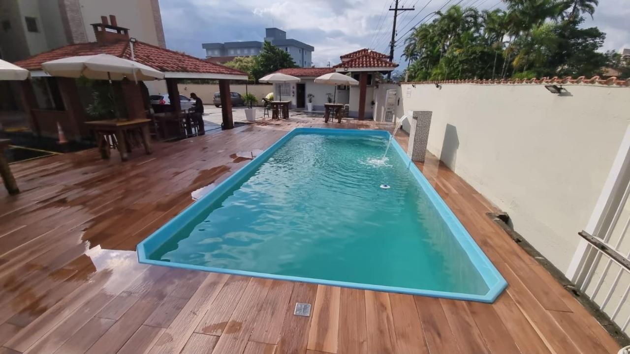 Apartamento aconchegante com piscina e TV a cabo. Ubatuba Exterior foto